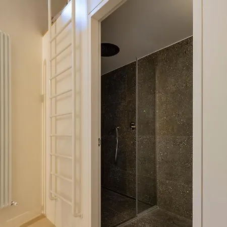 Refugio De Paz Y Encanto En El Corazon De Con Vistas Al Mar